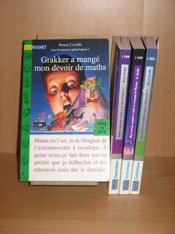 Coville Bruce, Les aventures galactiques 1, 2, 3 & 4 - Grakker a mang mon devoir de math ; J'ai laiss mes baskets dans la dimension X ;  Mon cerveau congel a capt un message de Museau & Rendez-moi mon corps ou je vais m'nerver