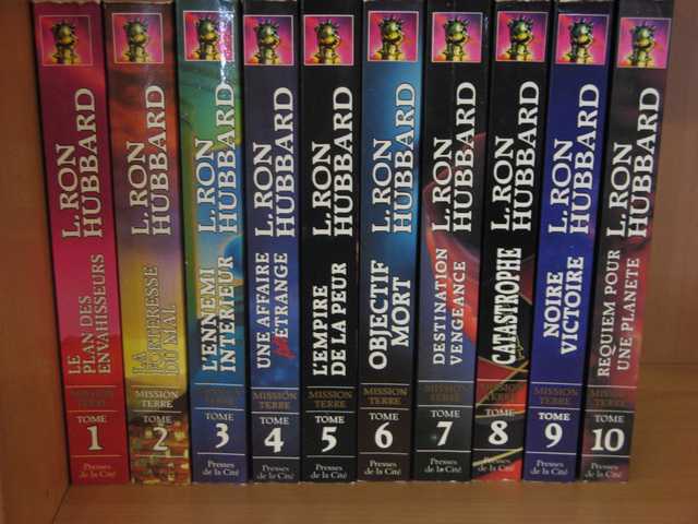 Mission Terre 1, 2, 3, 4, 5, 6, 7, 8, 9 & 10 - le plan des envahisseurs ; La forteresse du mal ; L'ennemi interieur ; Une affaire tr�s �trange ; L'empire de la peur ; Objectif mort ; Destination vengeance ; Catastrophe ; Noire victoire & Requiem pour une plan�te