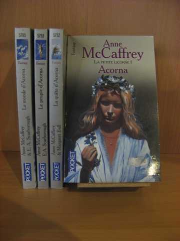 La petite licorne 1, 2, 3 & 4 - Acorna ; La qu�te d'acorna ; le peuple d'acorna & Le monde d'Acorna